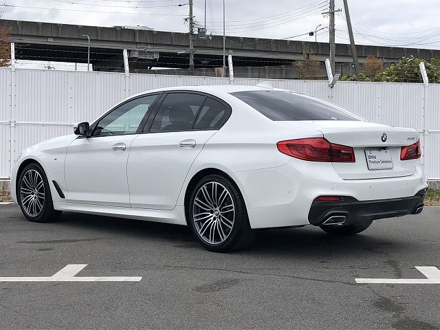 523I