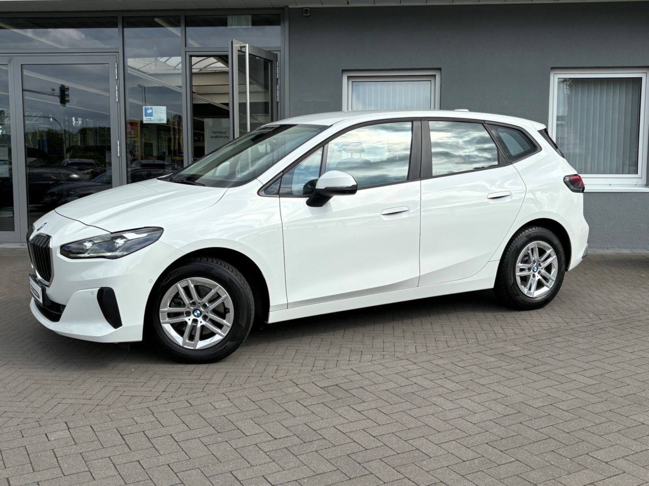 BMW 218