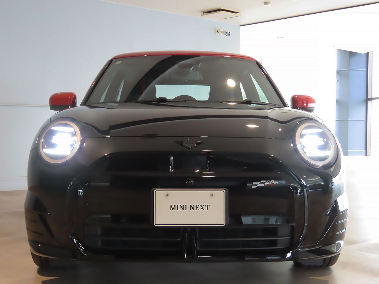 J01 MINI Cooper SE