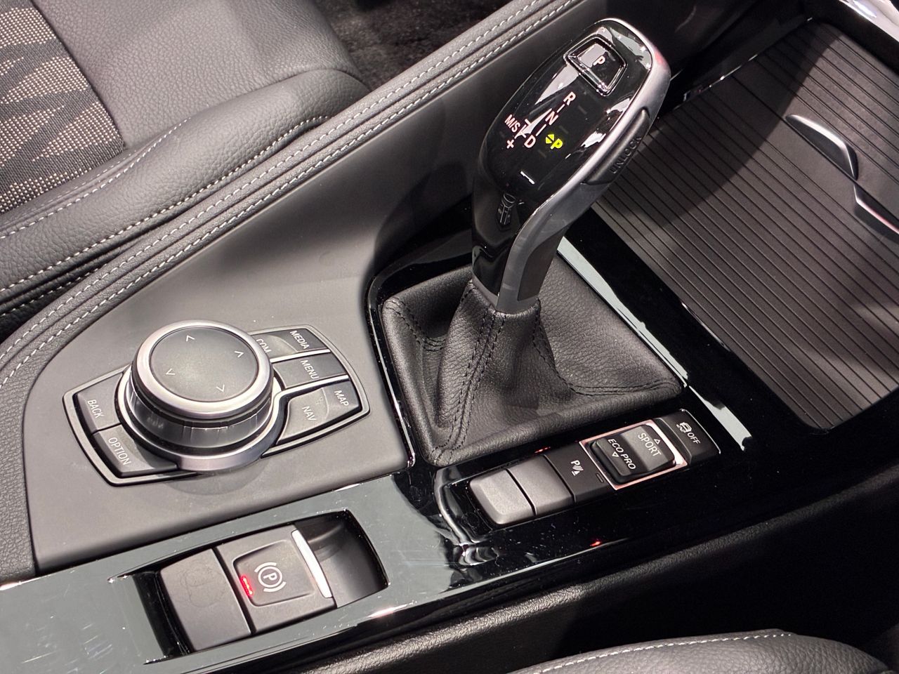X1 sDrive18i RHD