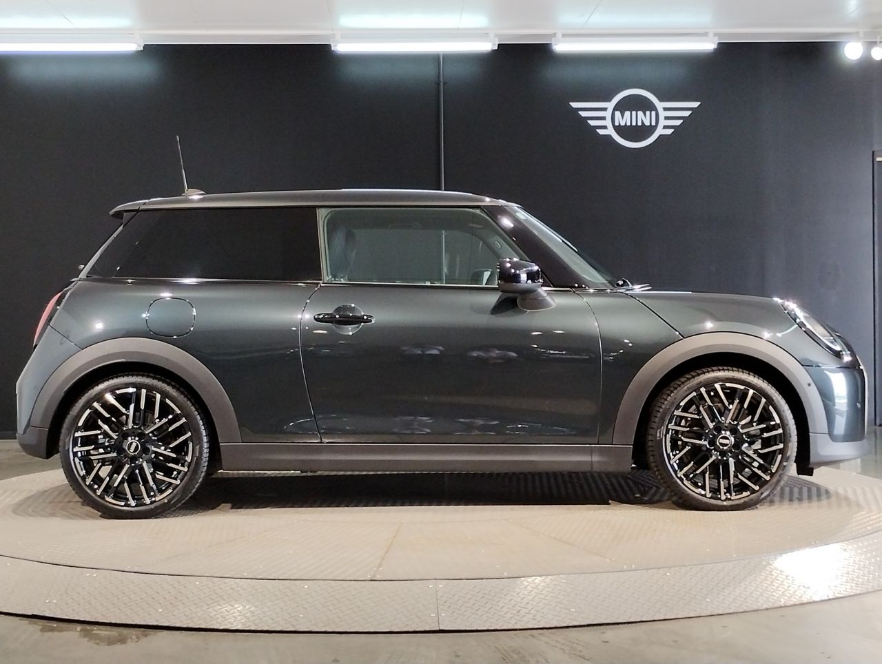 F66 MINI Cooper C 3Dr