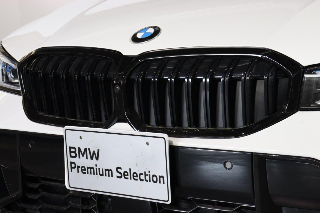 320d xDrive Berline RHD