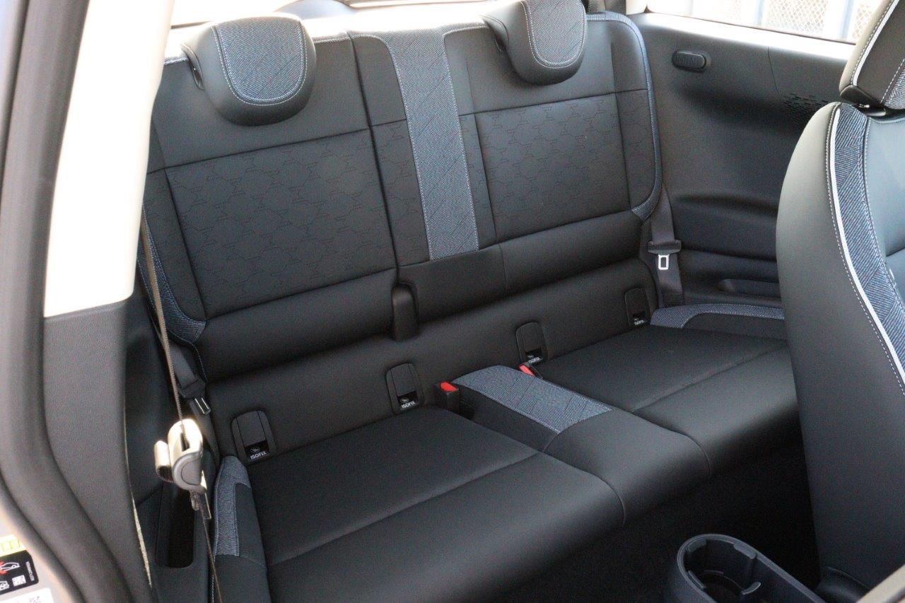 J01 MINI Cooper SE