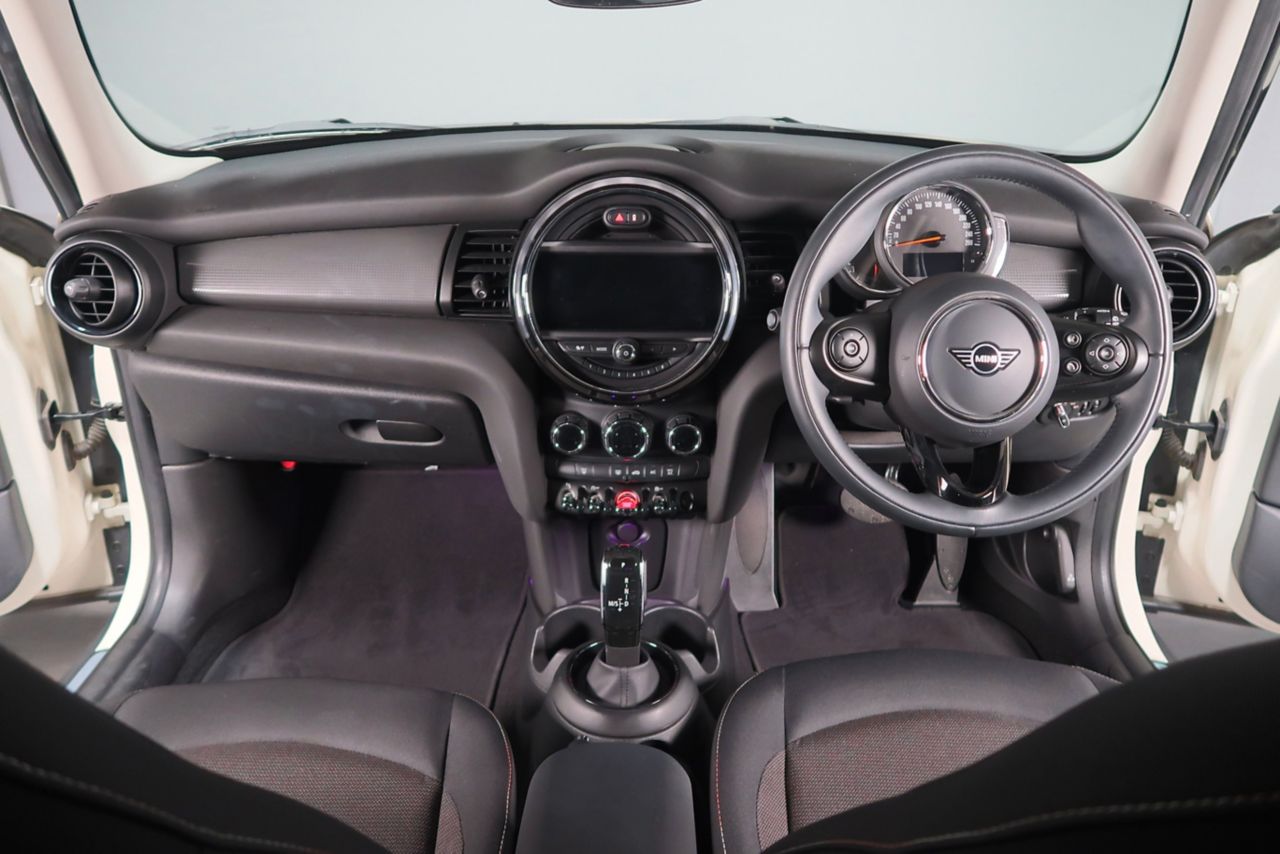 F55 MINI Cooper 5-Door Hatch LCI