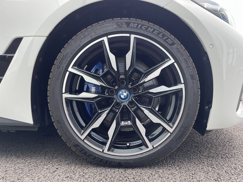 G26 i4 M50 RHD