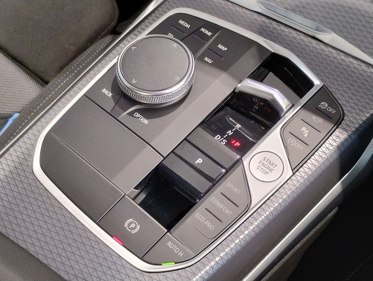 320d xDrive Berline RHD