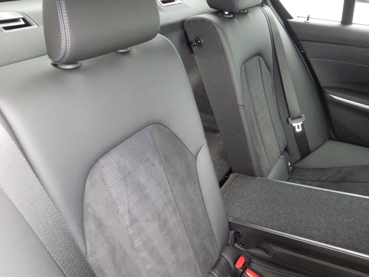 G20 320i Saloon LCI RHD MX