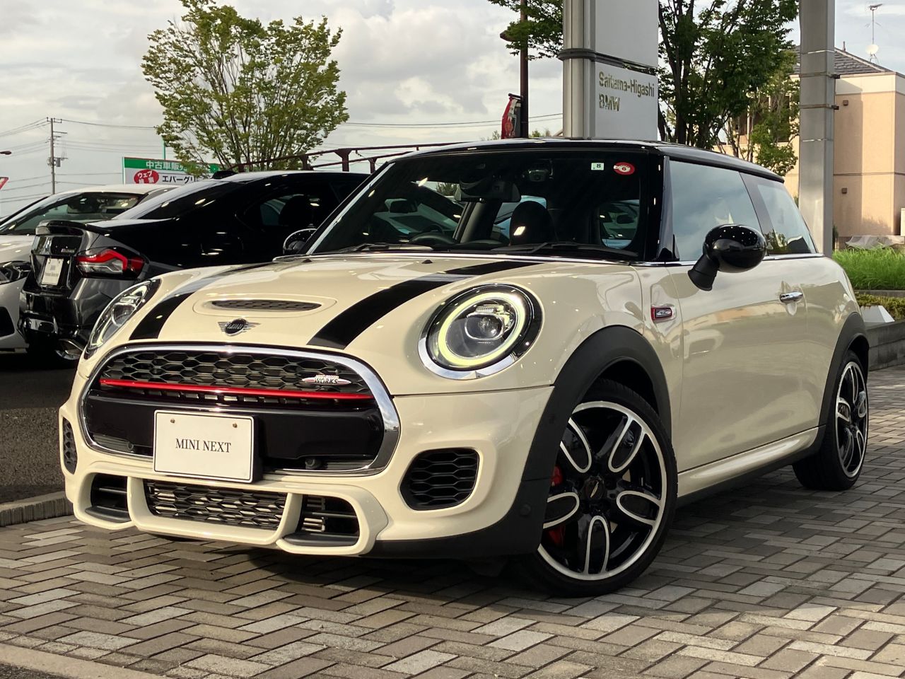 THE NEW MINI JOHN COOPER WORKS.