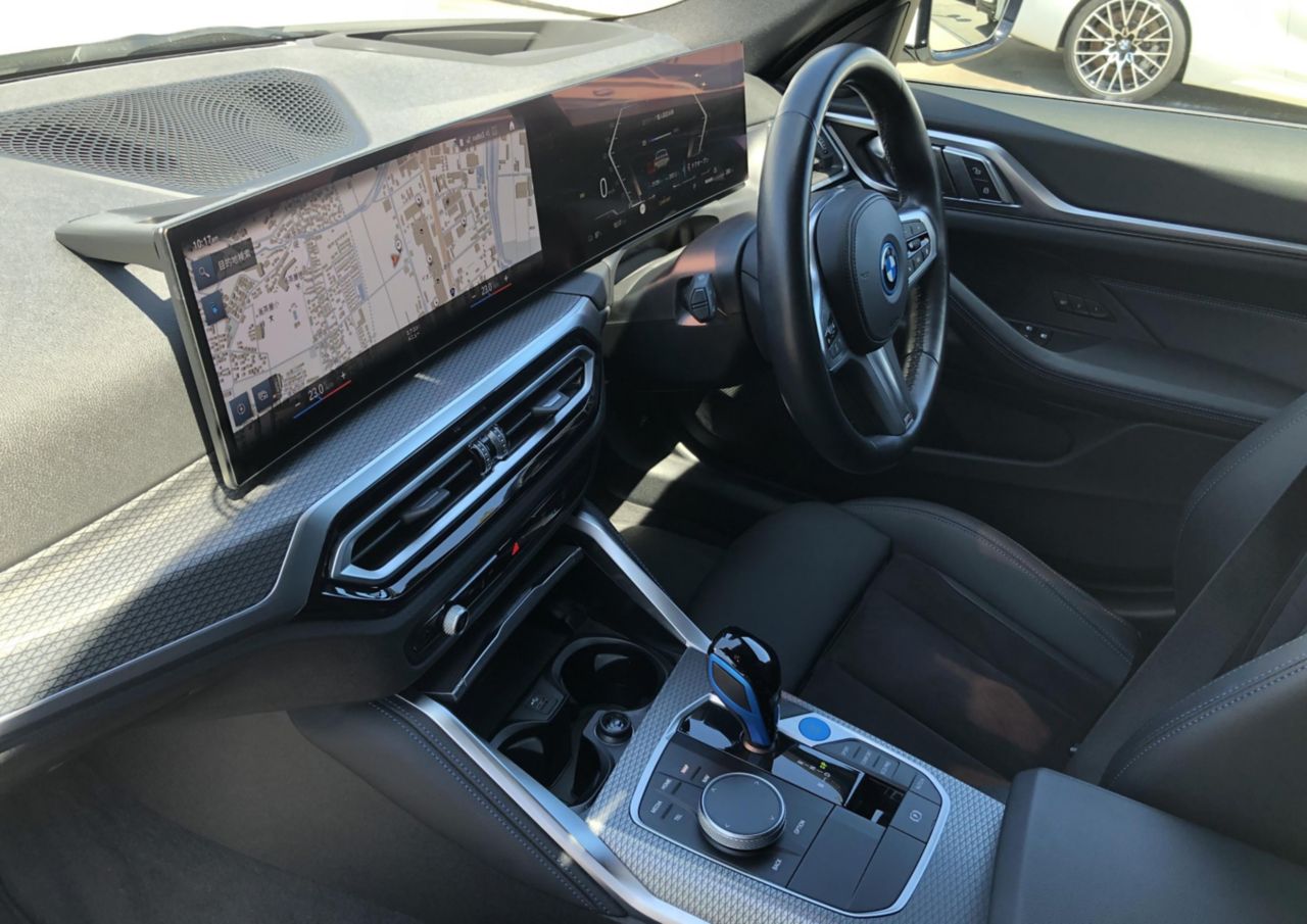 G26 i4 eDrive35 RHD