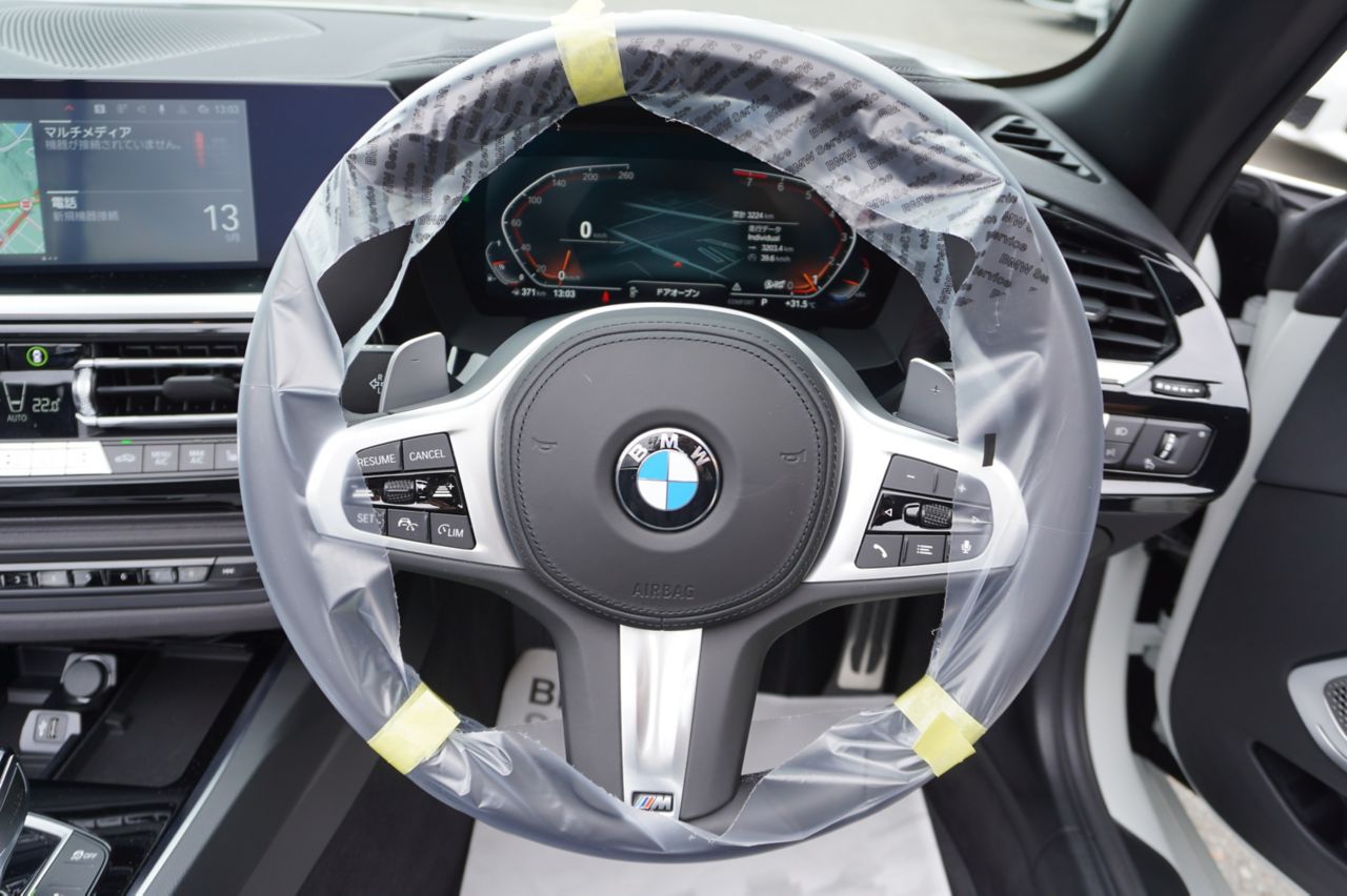 G29 z4 sDrive20i RHD