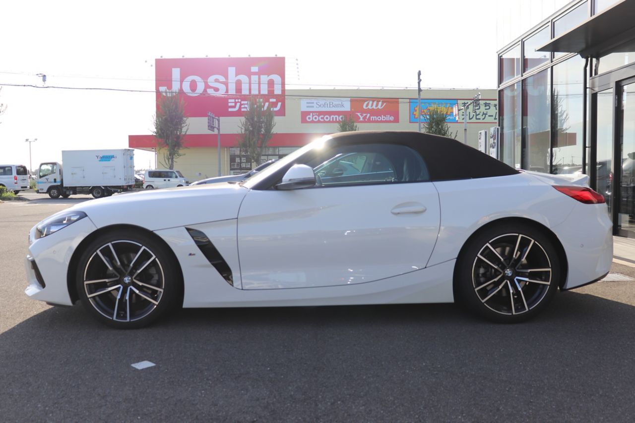 G29 z4 sDrive20i RHD