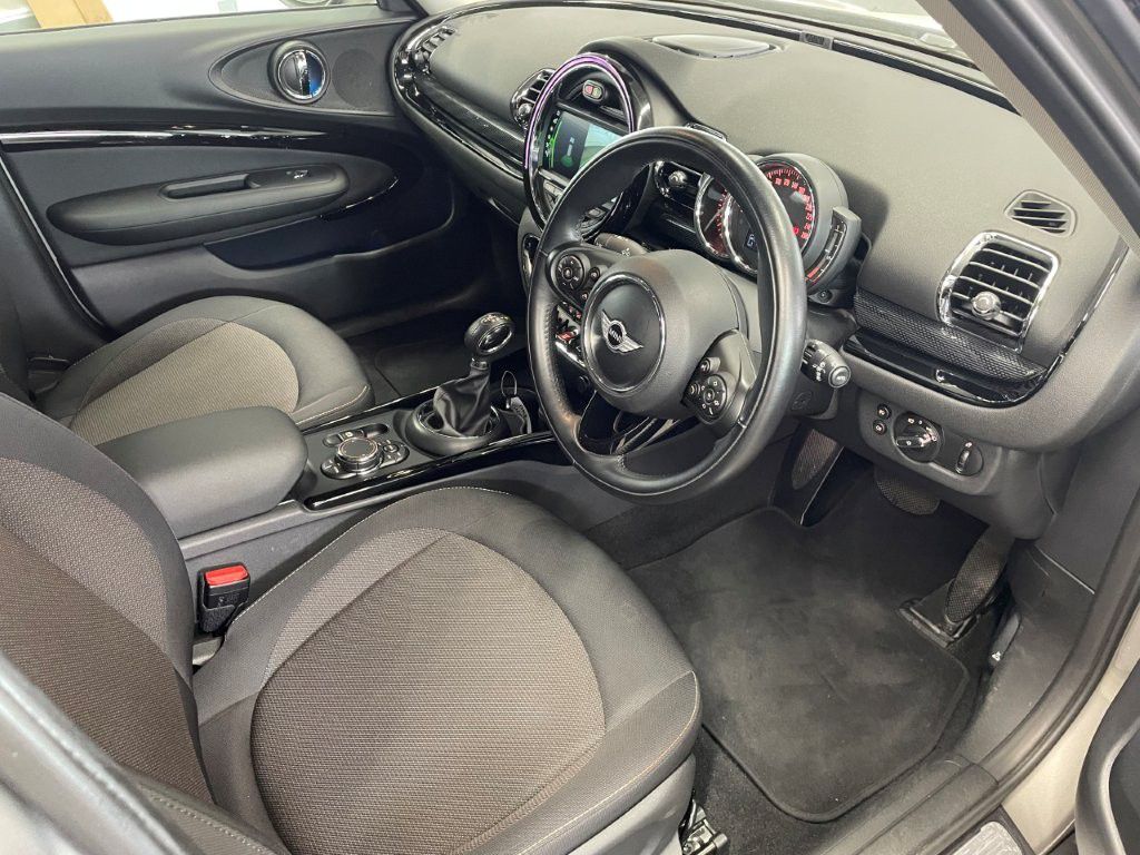 MINI COOPER CLUBMAN