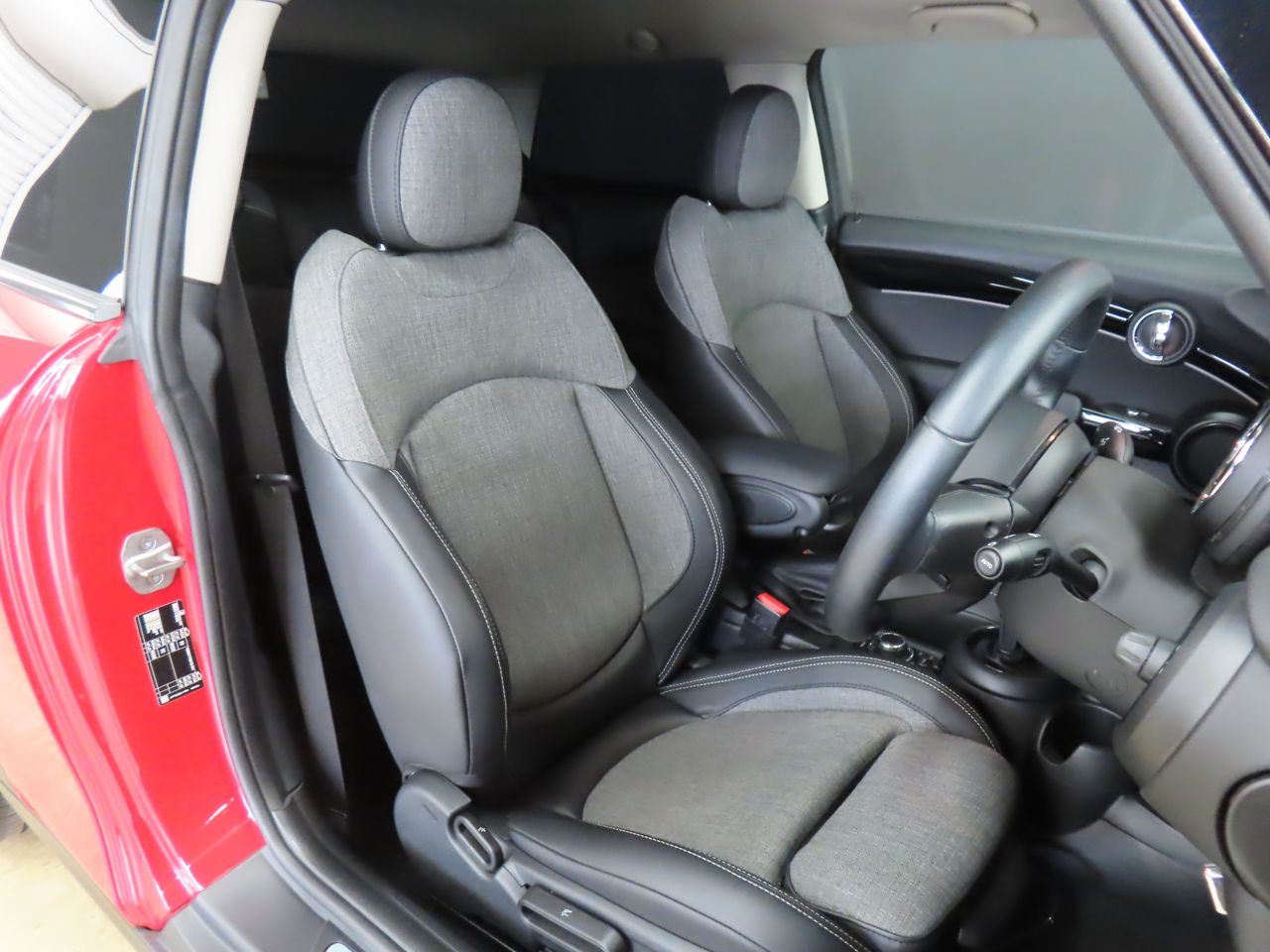 MINI Cooper F56 RHD