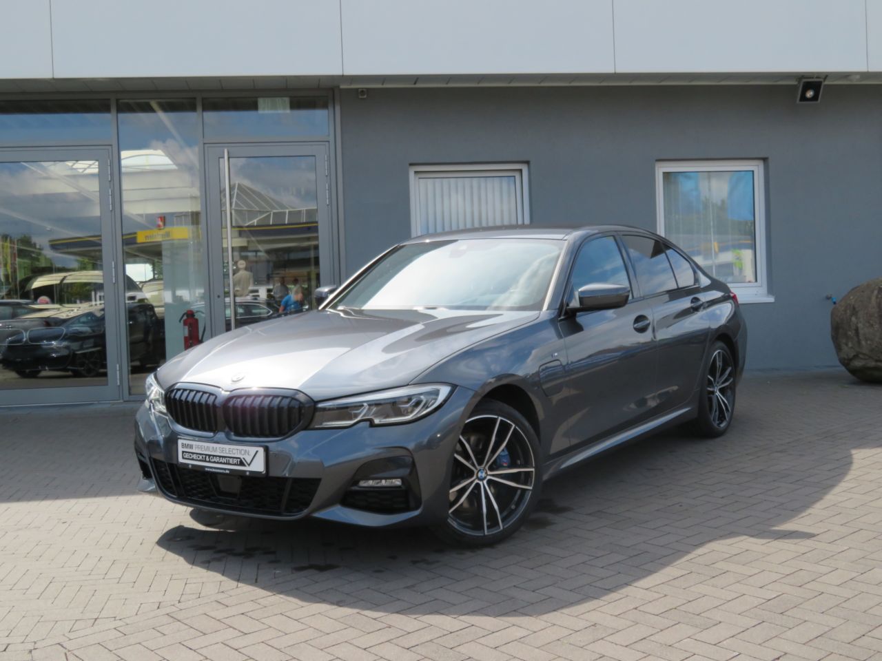 330e Limousine