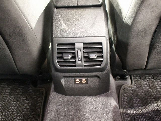 F4* **35i xDrive **** ***** B48 2.0i
