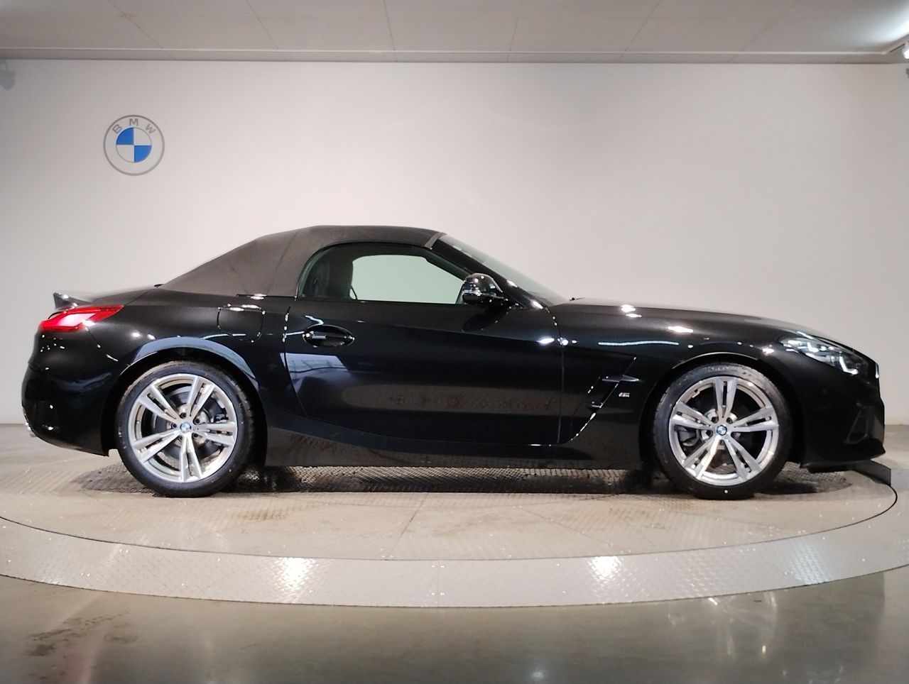 G29 z4 sDrive20i RHD