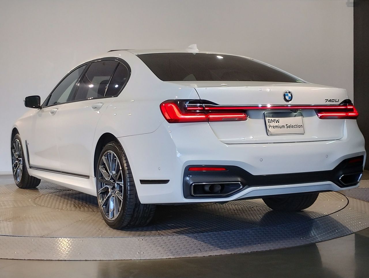 G12 740Li Saloon LCI