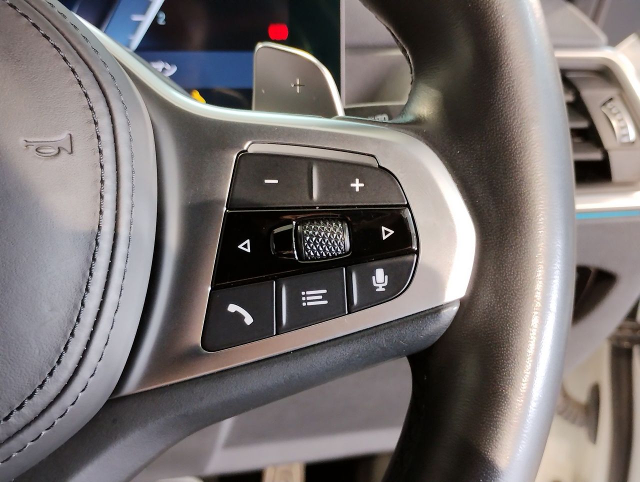 320d xDrive Berline RHD