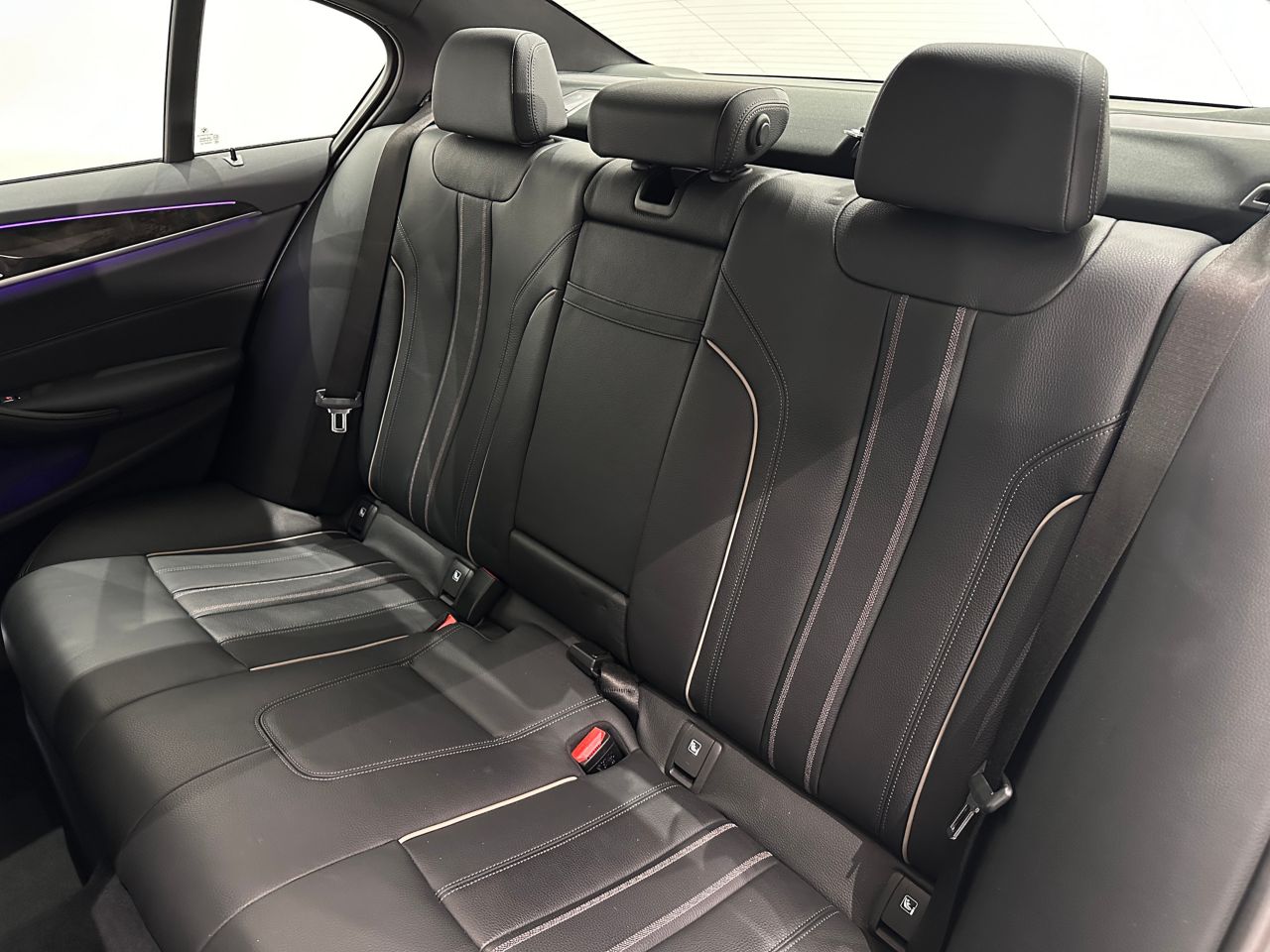 530e Sedan RHD