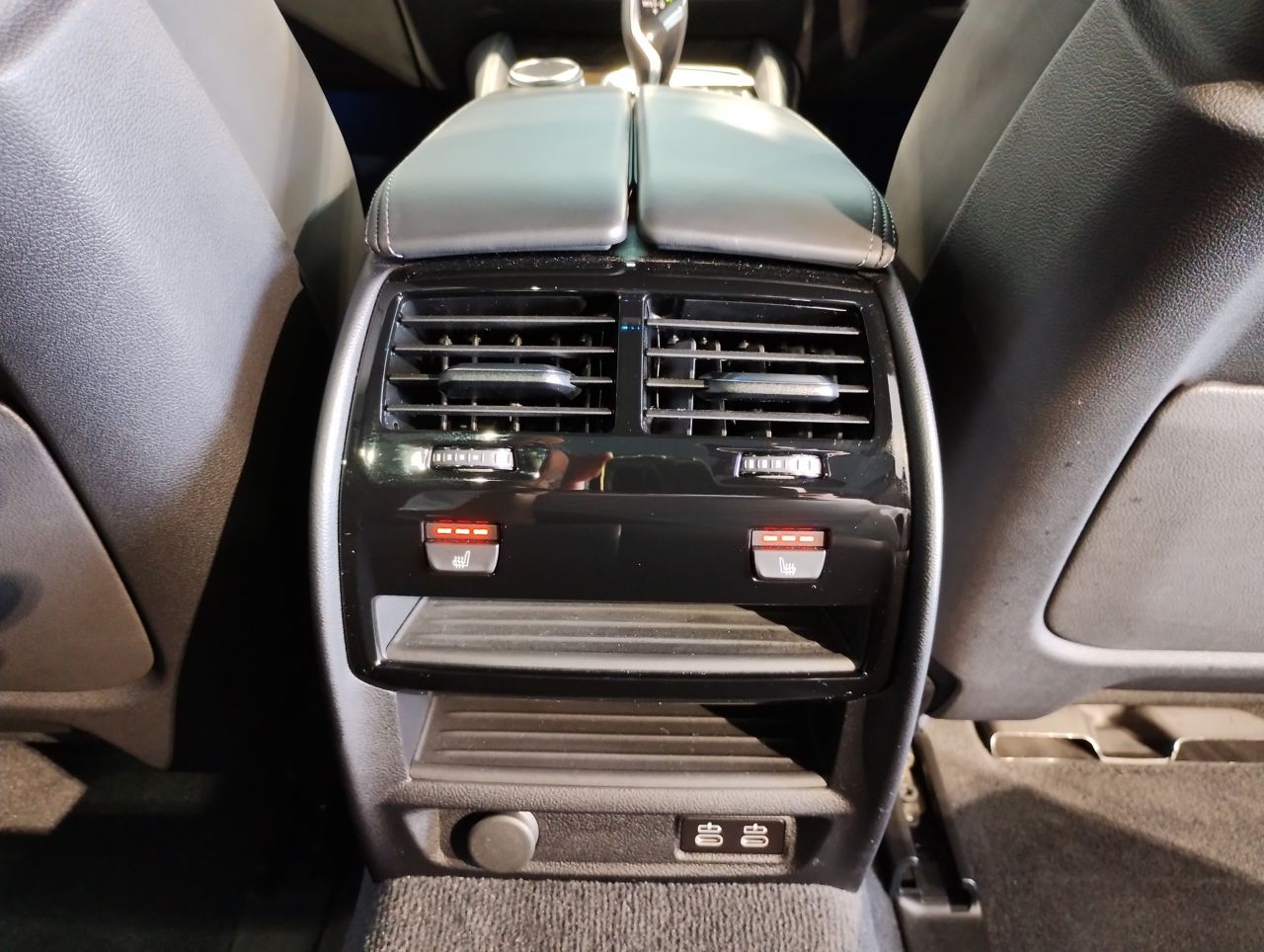 530e Sedan RHD
