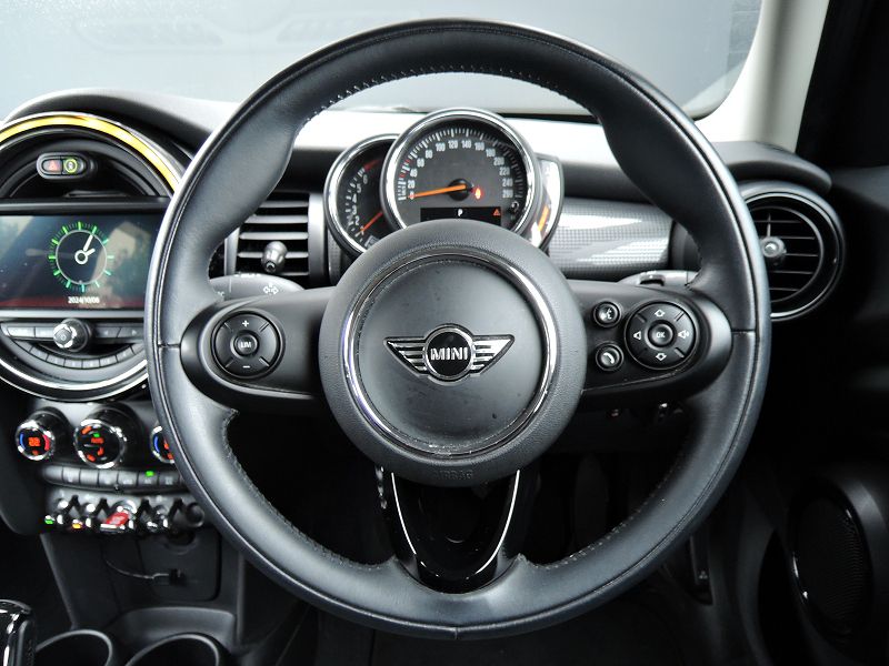 F55 MINI Cooper 5-Door Hatch LCI