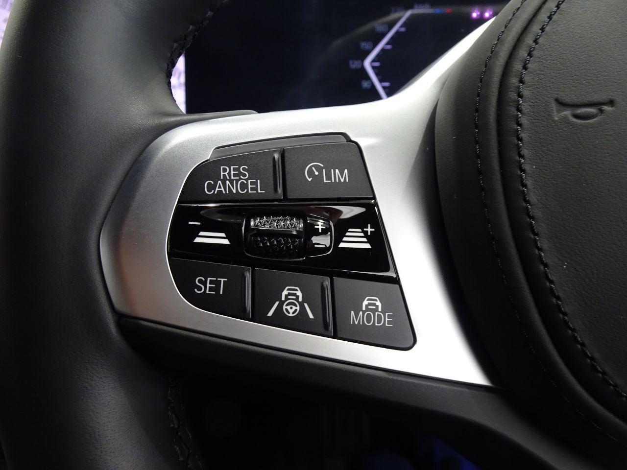 G26 i4 eDrive40 RHD