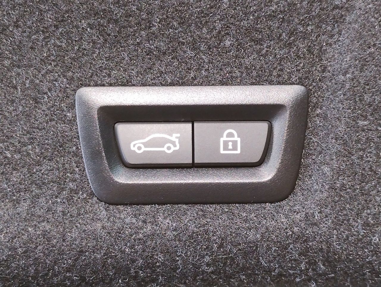 320d xDrive Berline RHD