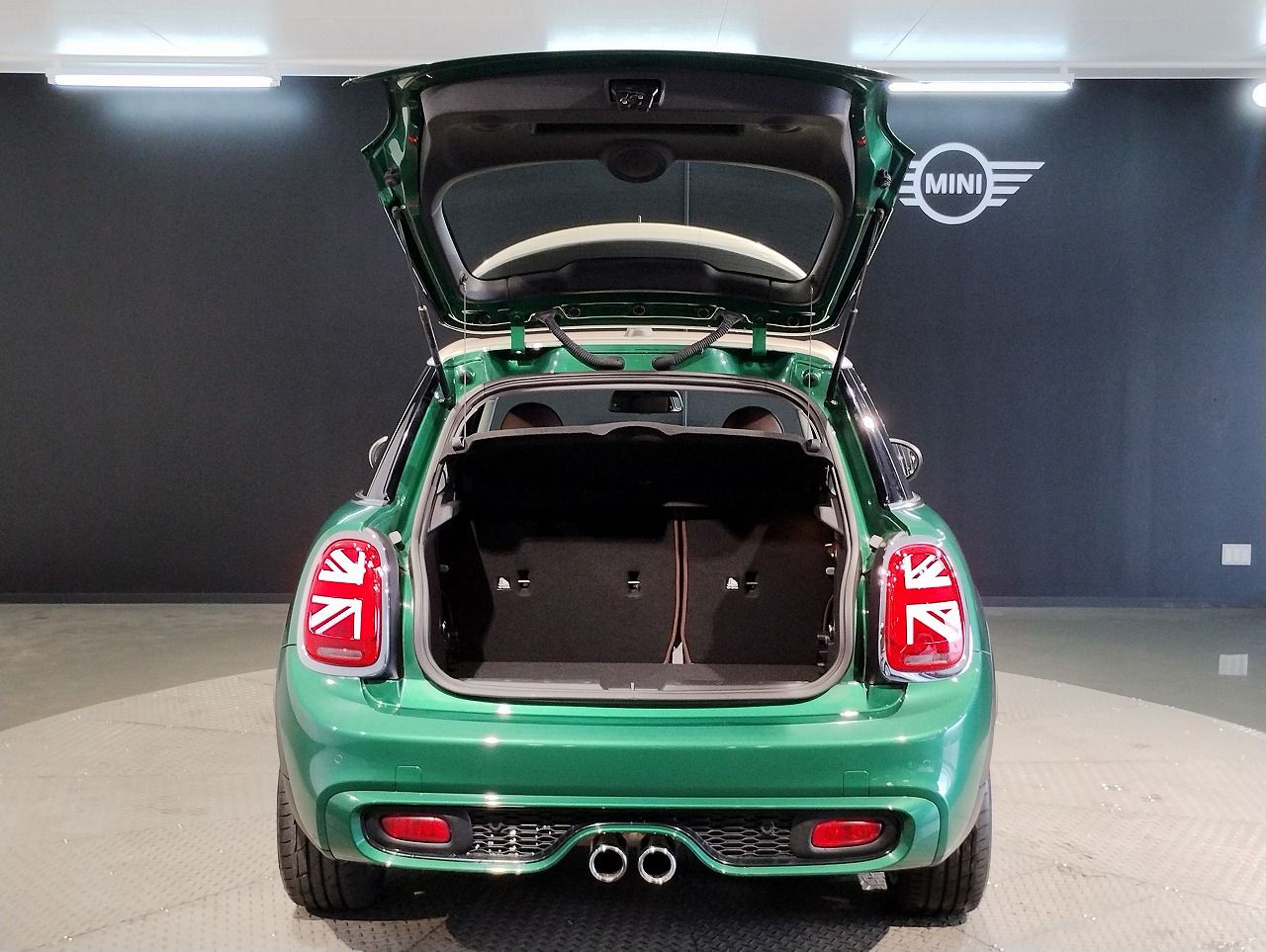 F55 COOPER S D(AT)