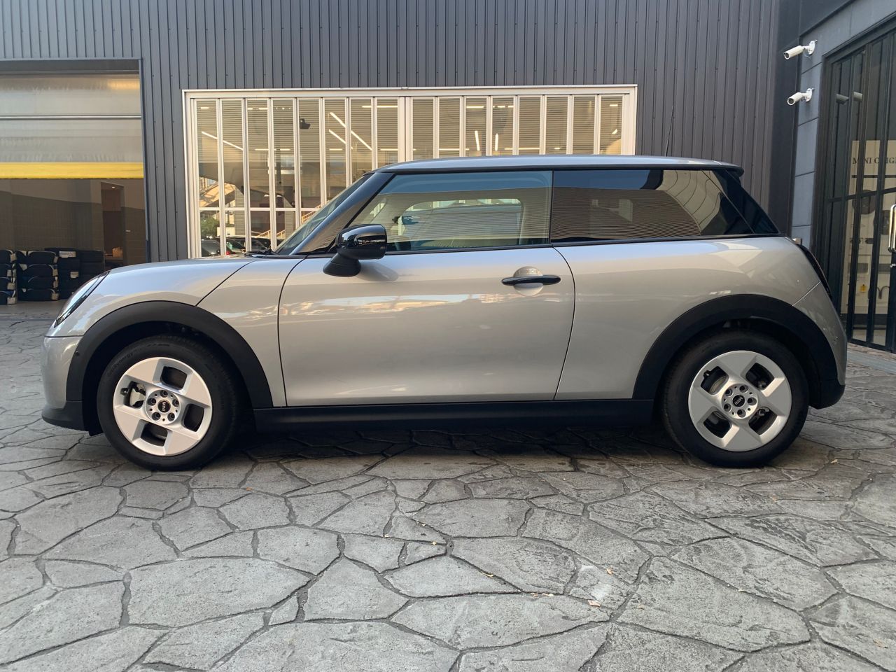 F66 MINI Cooper C 3Dr