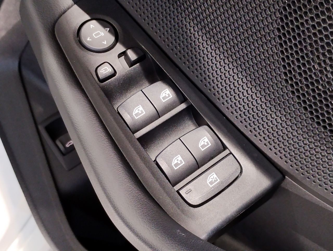 F40 118d Sports Hatch 5-door B47 2.0d