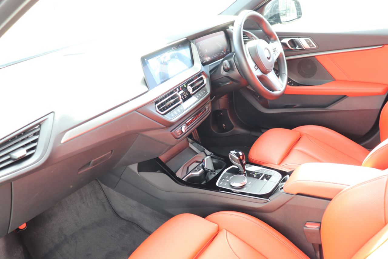 F40 118d Sports Hatch 5-door B47 2.0d