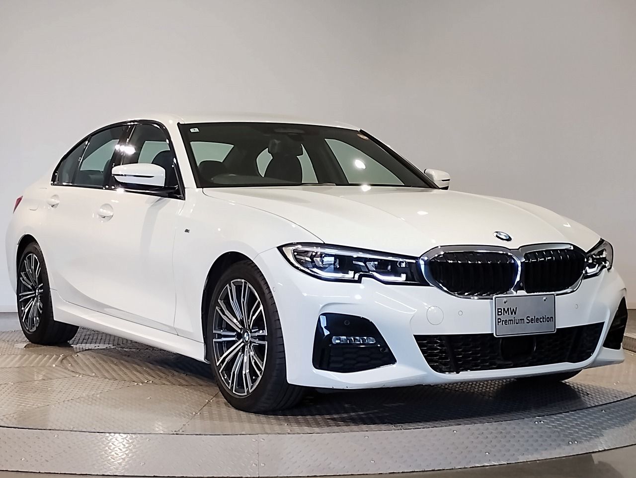G20 320d xDrive RHD Saloon