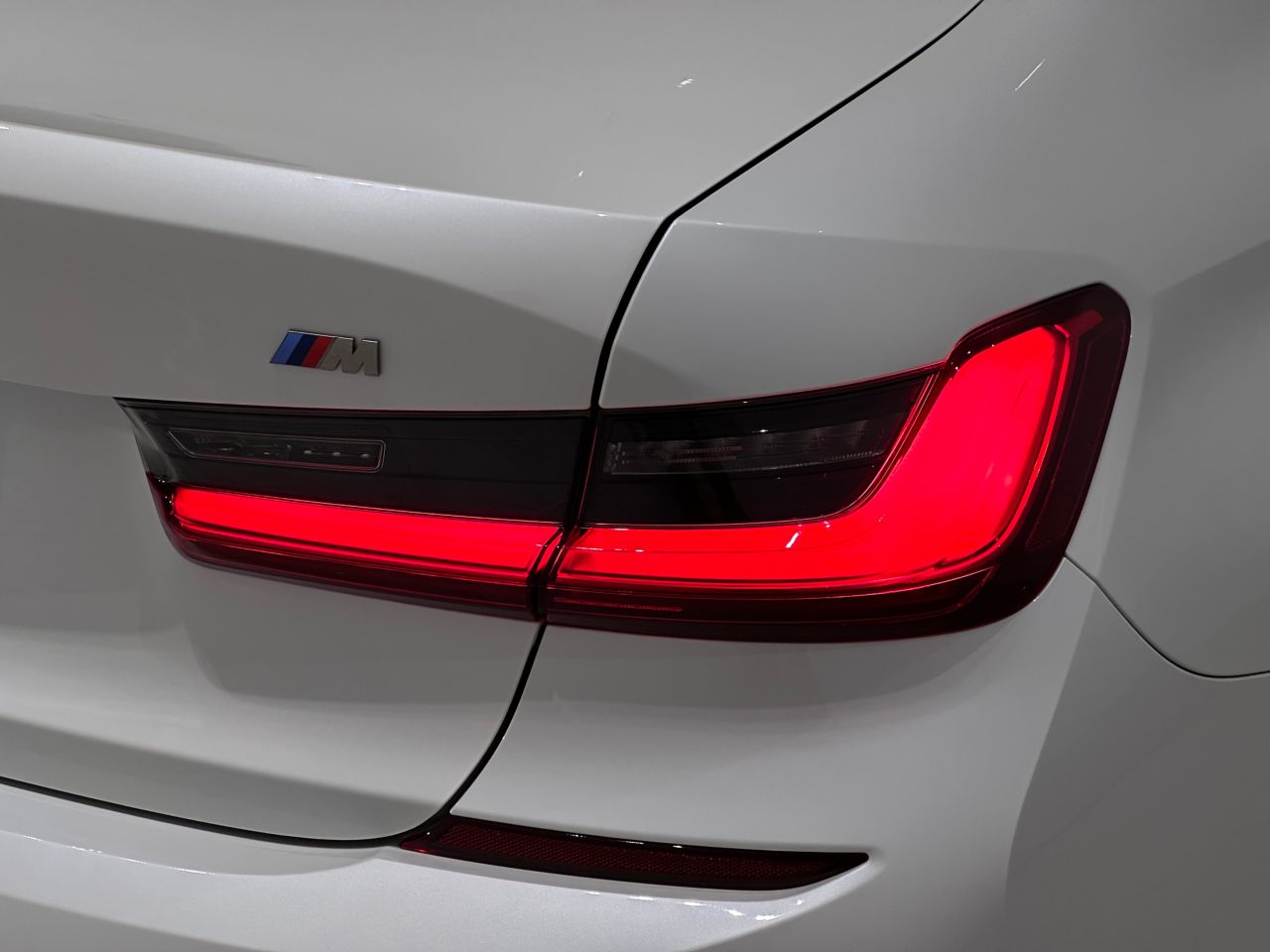 G20 320d xDrive RHD Saloon