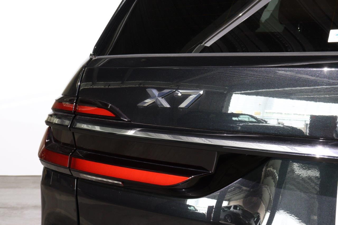 X7 xDrive40d RHD US