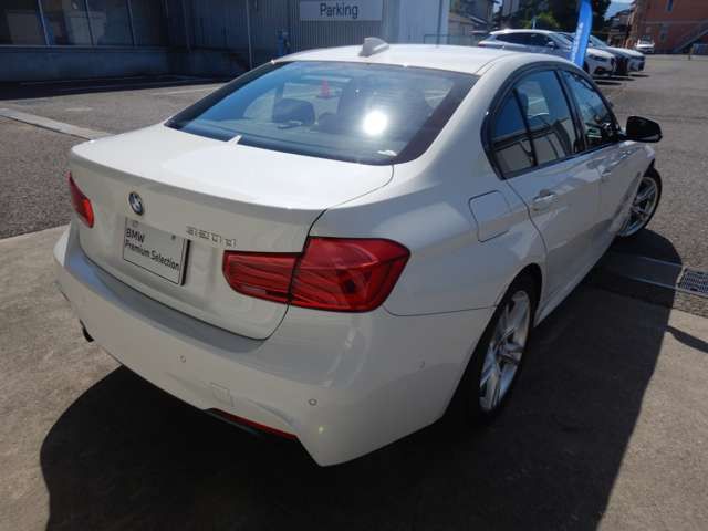 320D SEDAN RHD