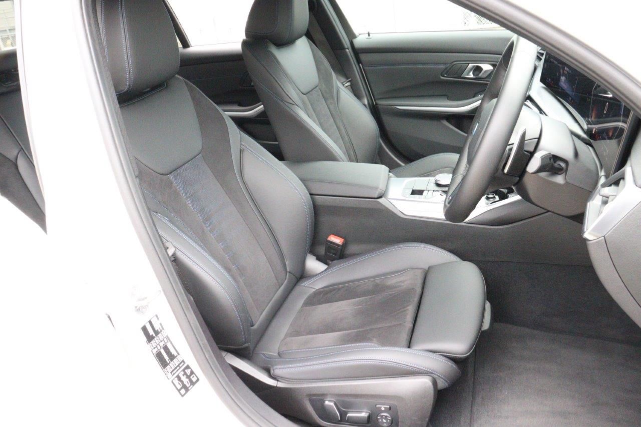 320d xDrive Berline RHD