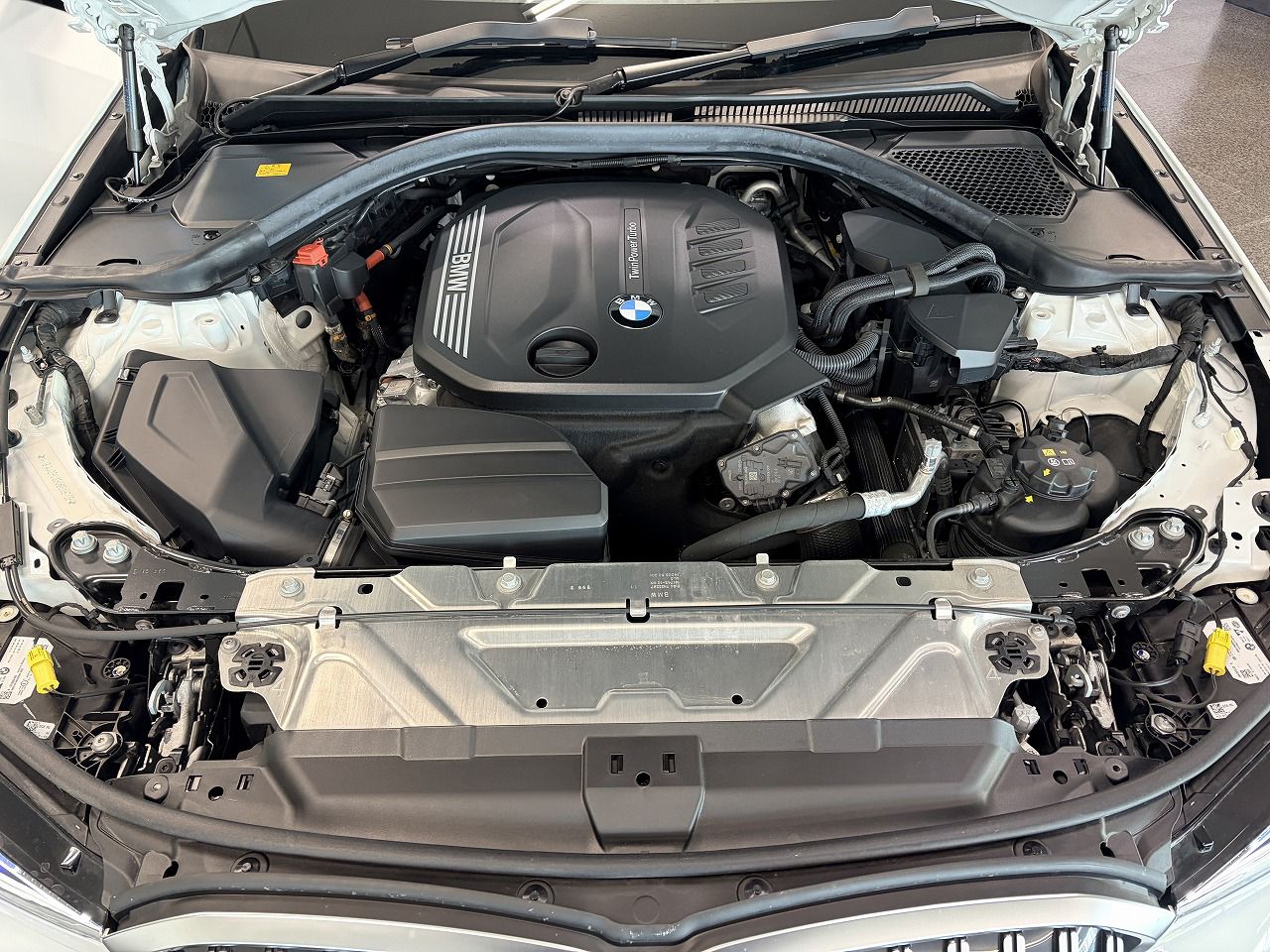 320d xDrive Berline RHD