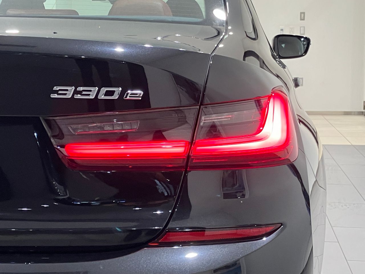G20 330e Saloon RHD
