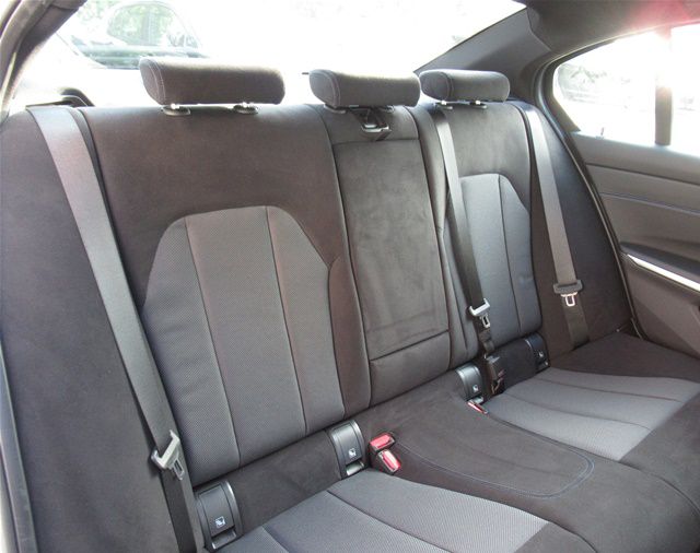 G20 320i Saloon LCI RHD MX