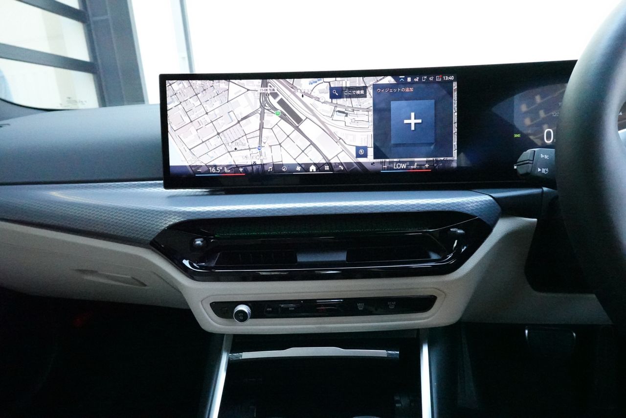 320d xDrive Berline RHD