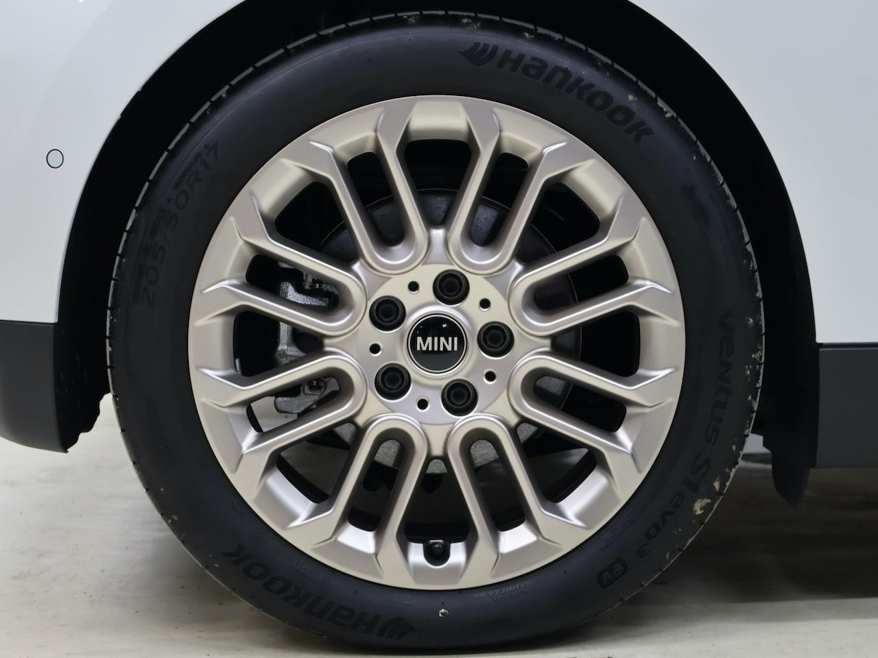 J01 MINI Cooper SE