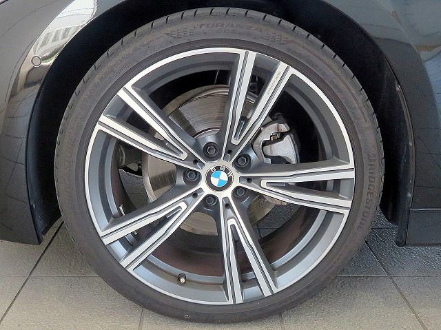 320d xDrive Berline RHD