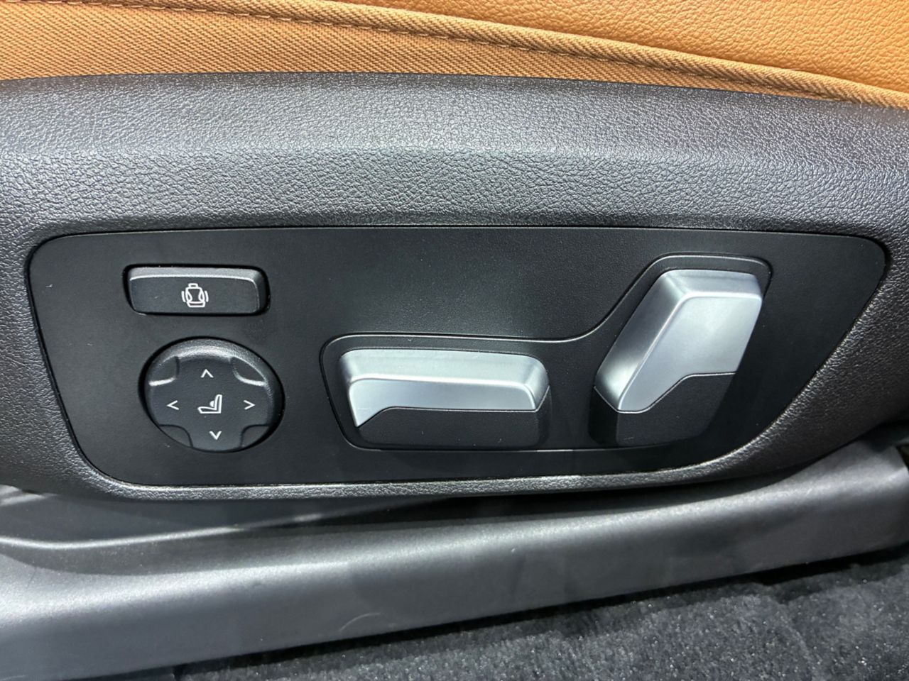 X4 M40i RHD