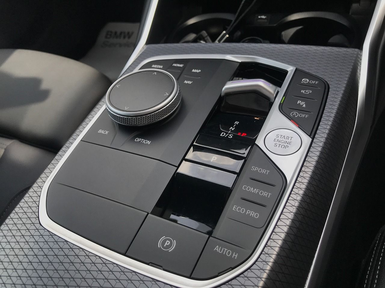 320d xDrive Berline RHD