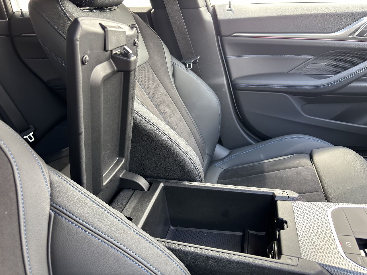 G26 i4 eDrive40 RHD