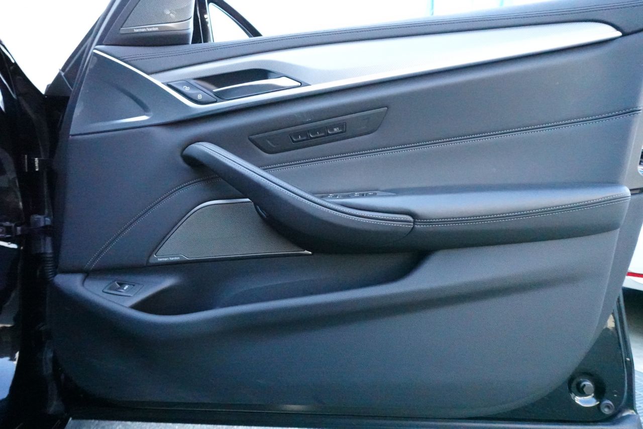 M5 Sedan RHD