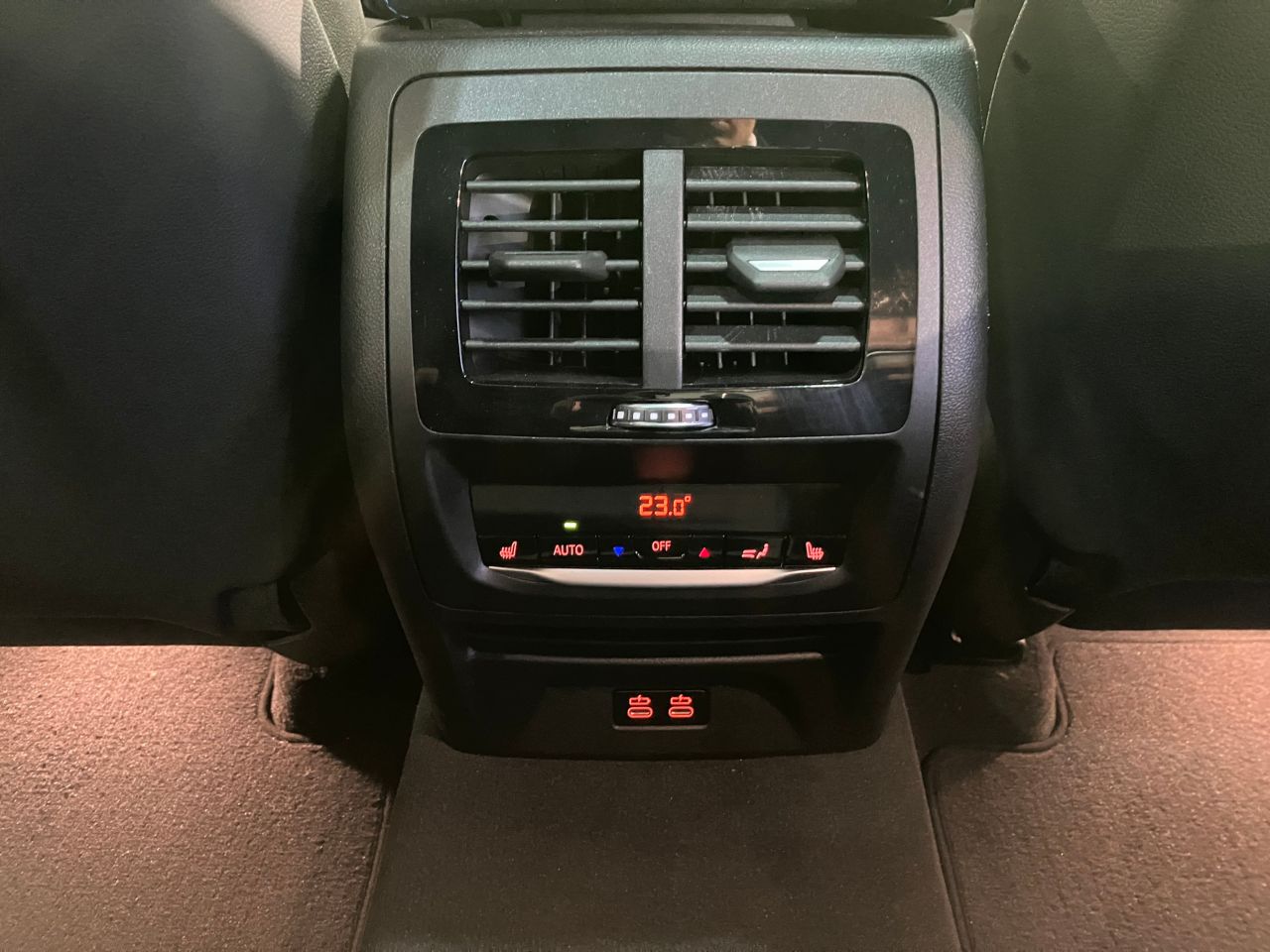 G02 X4 M40i RHD LCI