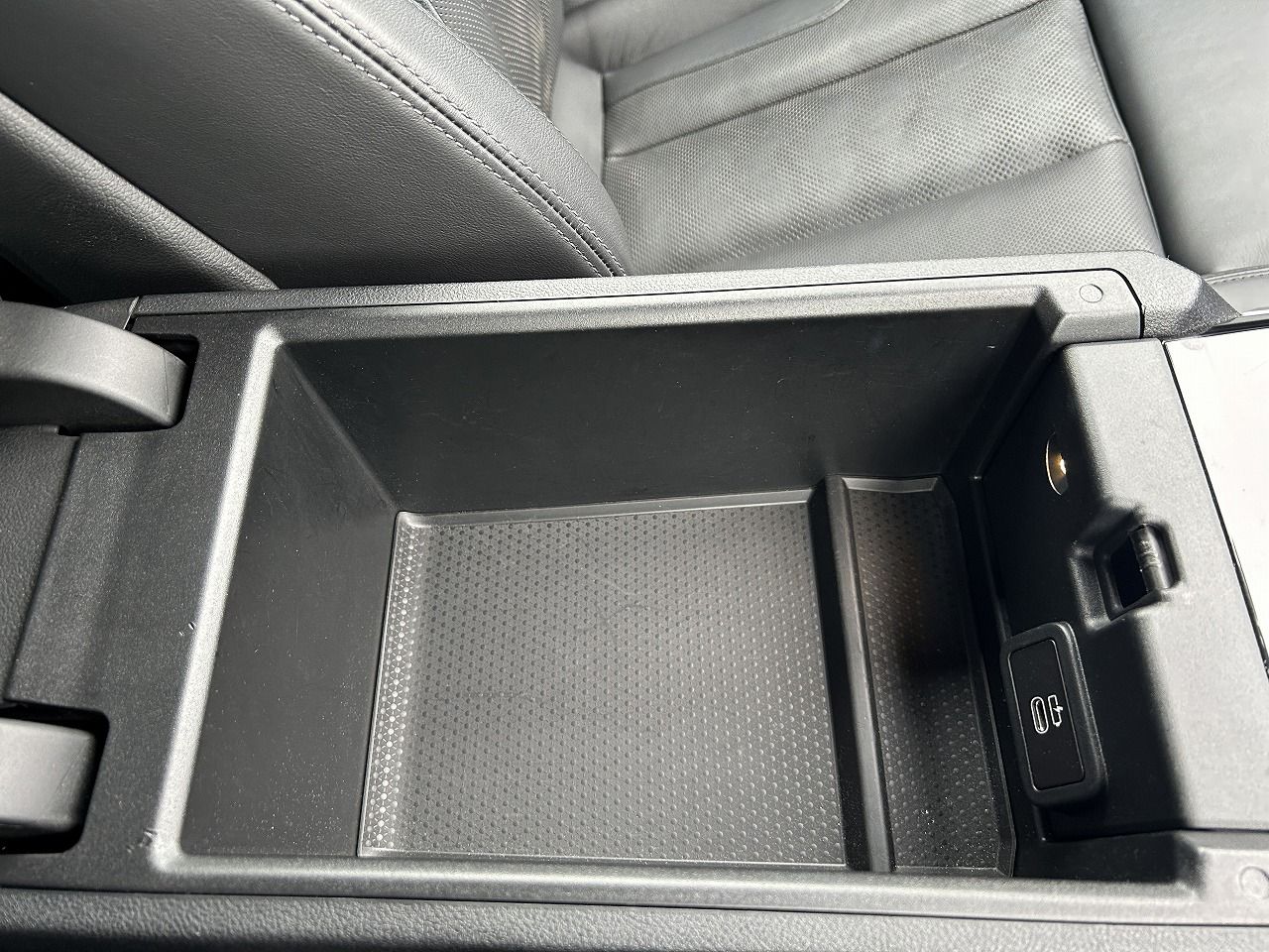 G83 M4 Competition M xDrive Competition RHD