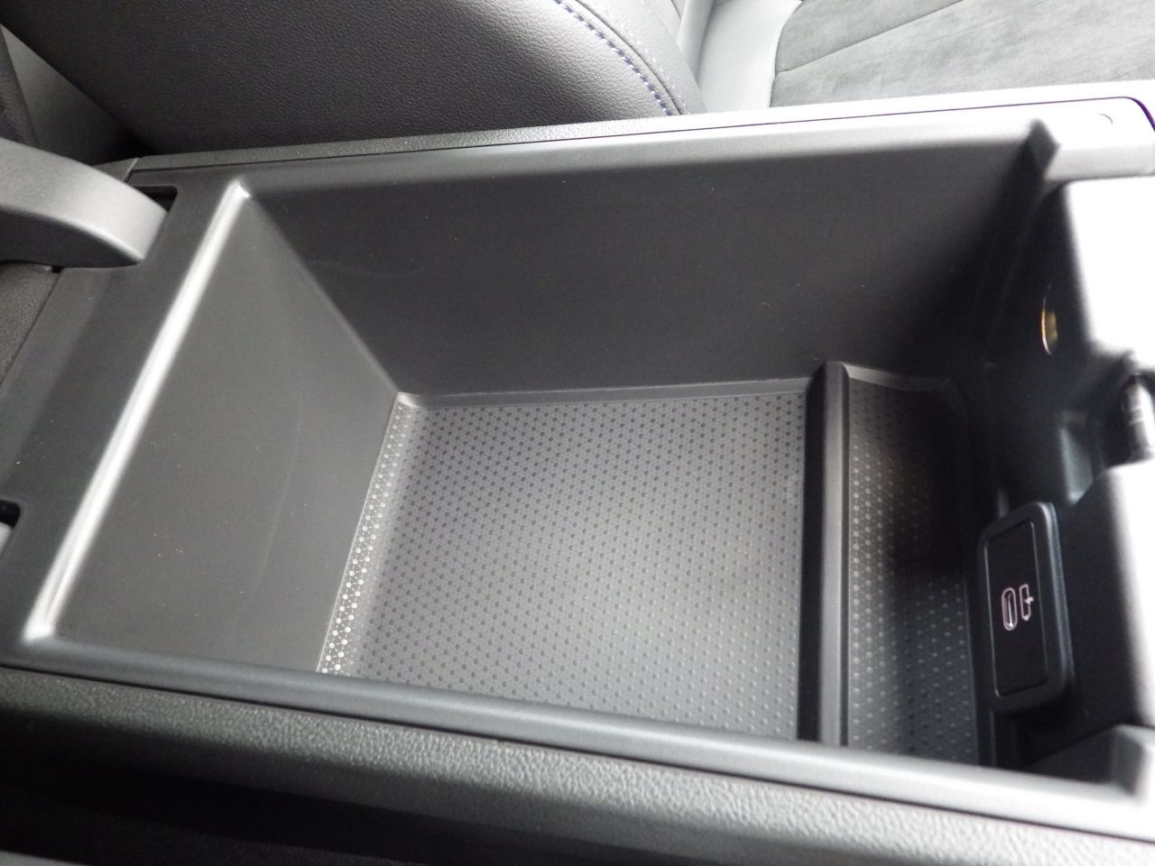 G20 320i Saloon LCI RHD MX