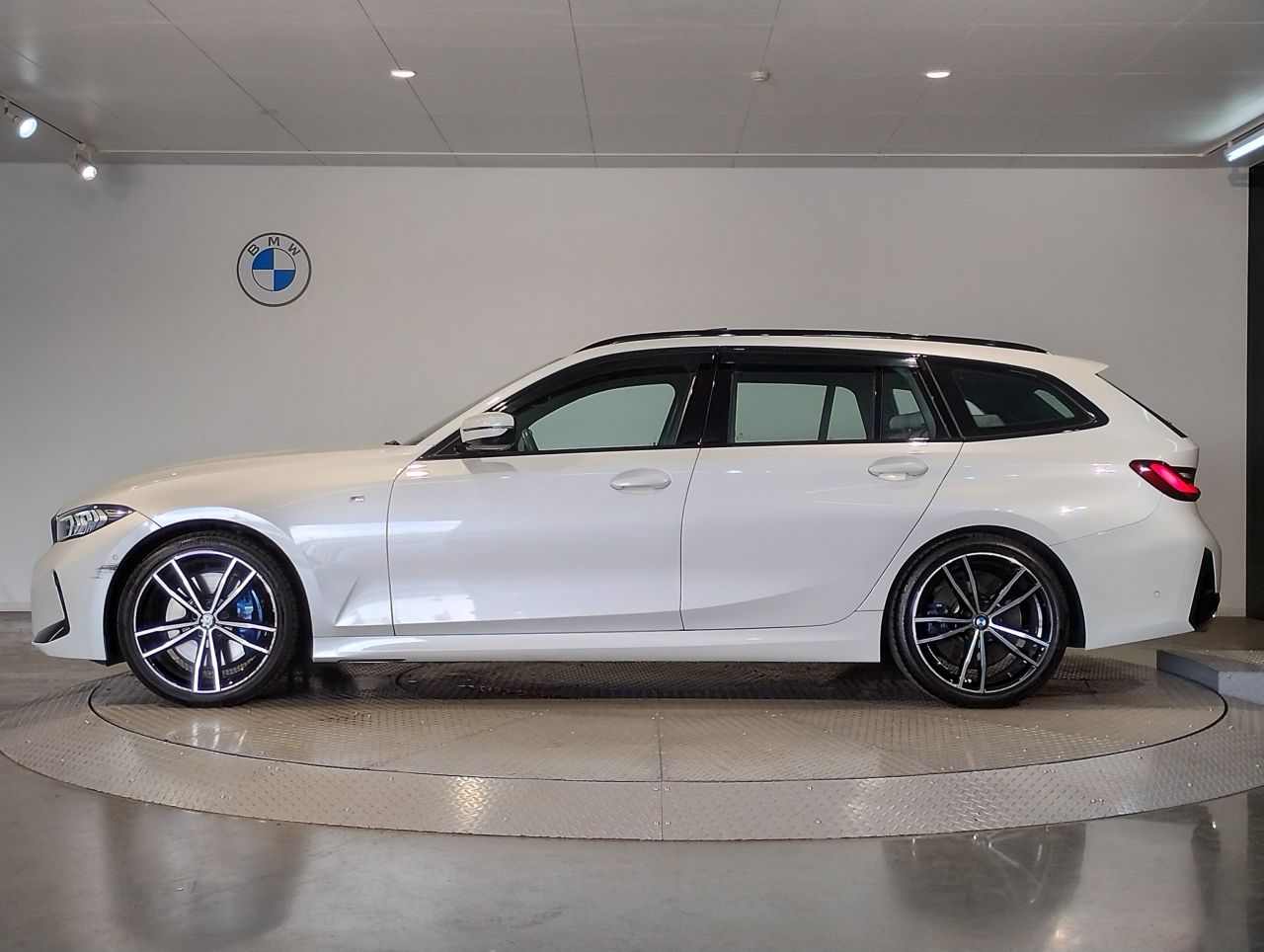 G21 320i Touring LCI RHD